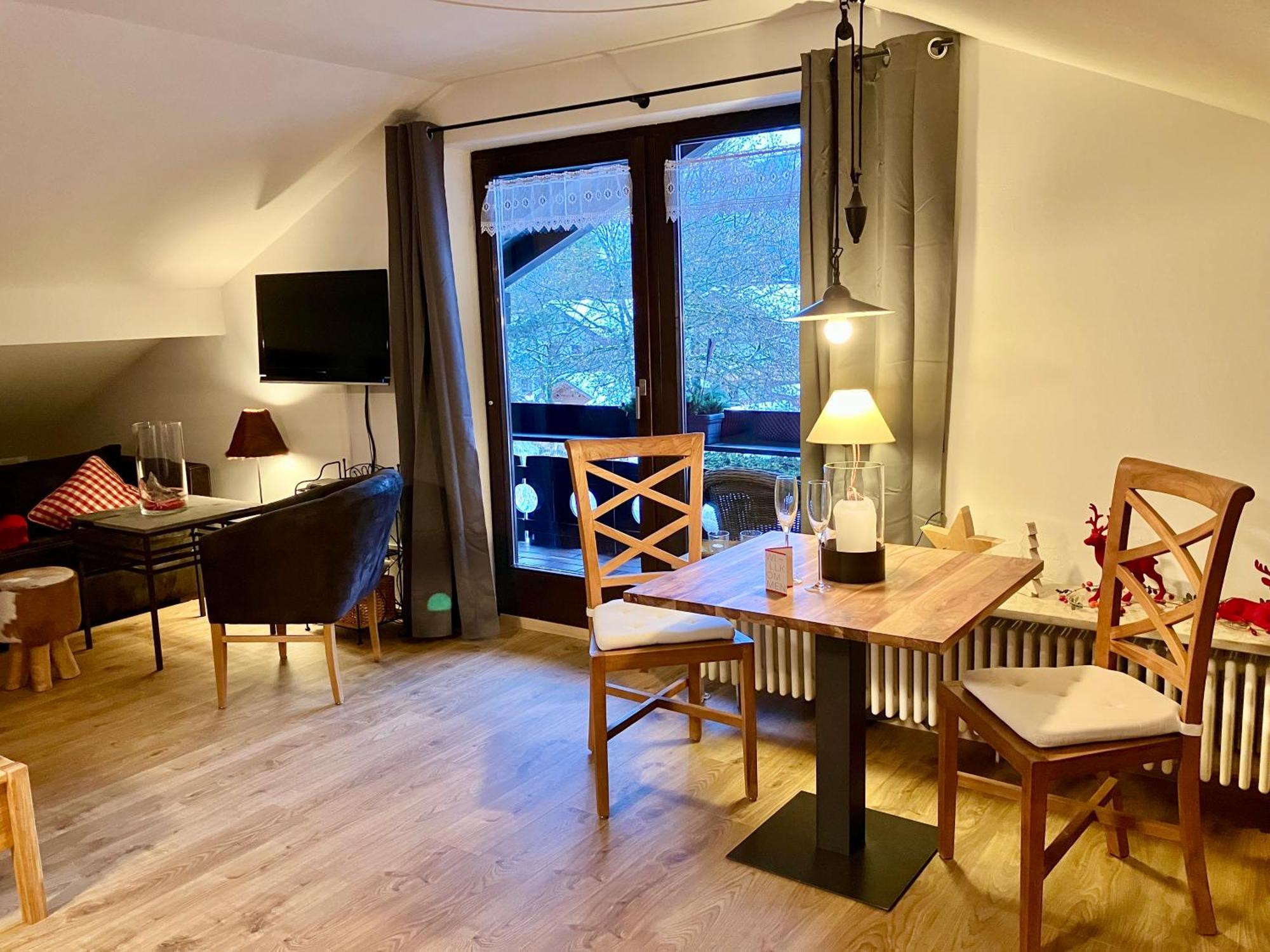 Ferienappartment Zuerker การ์มิช-พาร์เทนเคียร์เชน ภายนอก รูปภาพ